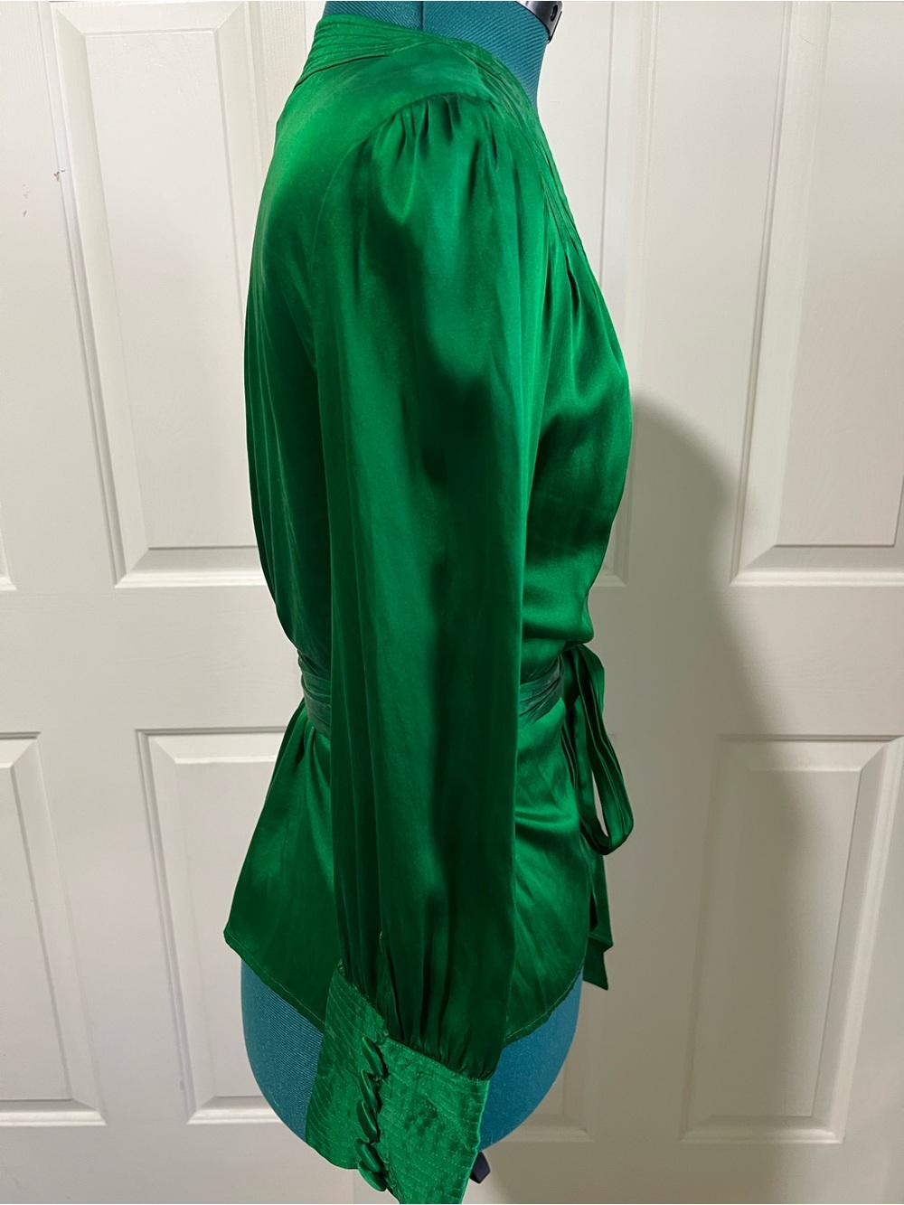 Diane Von Furstenberg Emerald Green Silk Wrap Blouse Sz Med - Picture 5 of 10